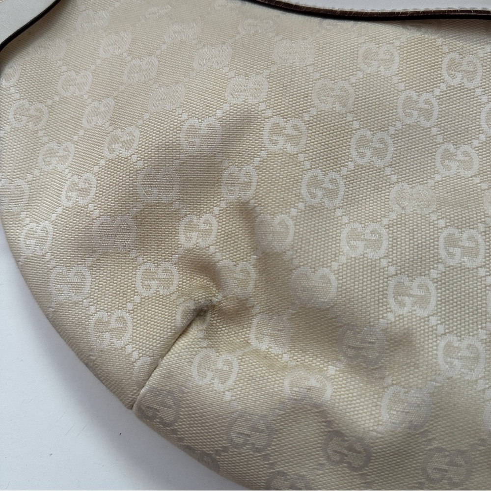 Gucci GG Canvas Cream Hobo Bag with Monogram Print and Leather Trim - Picture 10 of 12